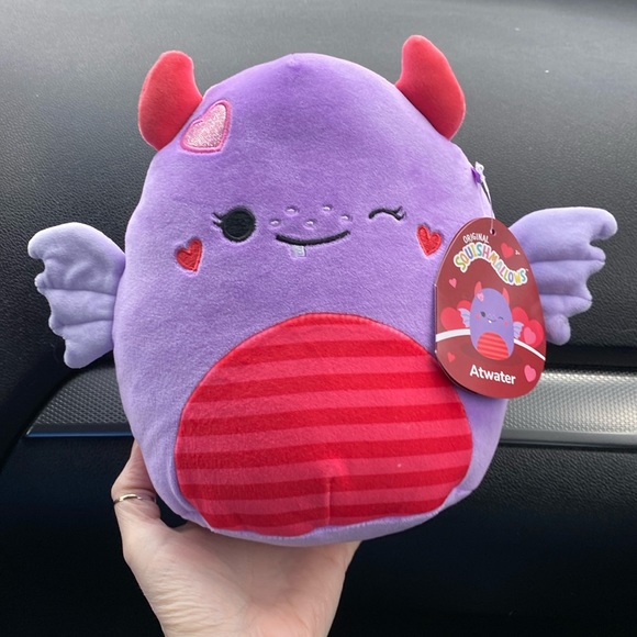 Kellytoy Other - Squishmallows Atwater the valentines monster